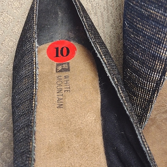 White Mountain Peep Toe Wedge - Picture 8 of 13